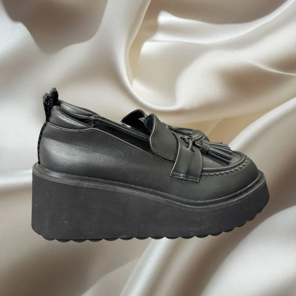 Rocket Dog Black Platform Loafers Womens Size 9 Vegan Chunky Tassel Goth Preppy